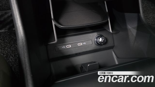 Audi Q4 e-tron 2025 — photo 33
