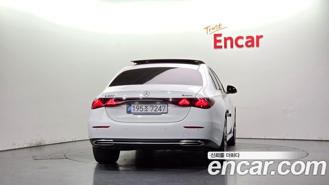 Mercedes-Benz E-Class 2024 — photo 4