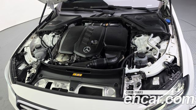 Mercedes-Benz E-Class 2024 — photo 6