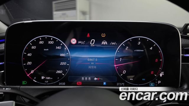 Mercedes-Benz E-Class 2024 — photo 11
