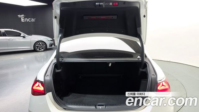 Mercedes-Benz E-Class 2024 — photo 26