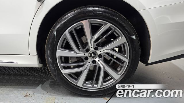 Mercedes-Benz E-Class 2024 — photo 7