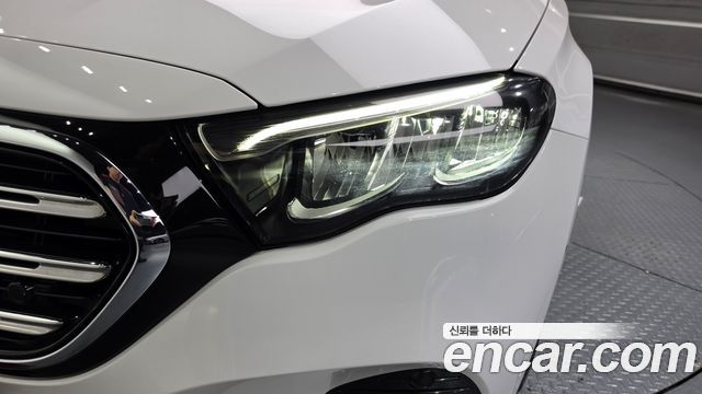Mercedes-Benz E-Class 2024 — photo 8