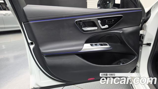 Mercedes-Benz E-Class 2024 — photo 14
