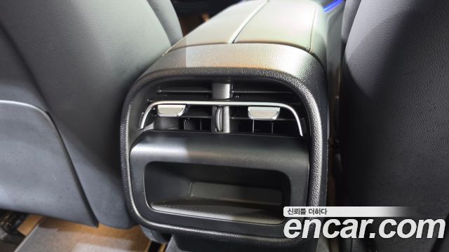 Mercedes-Benz E-Class 2024 — photo 28