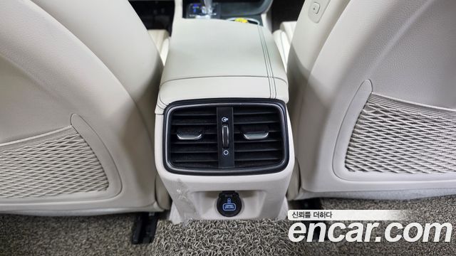 Genesis G70 2021 — photo 31