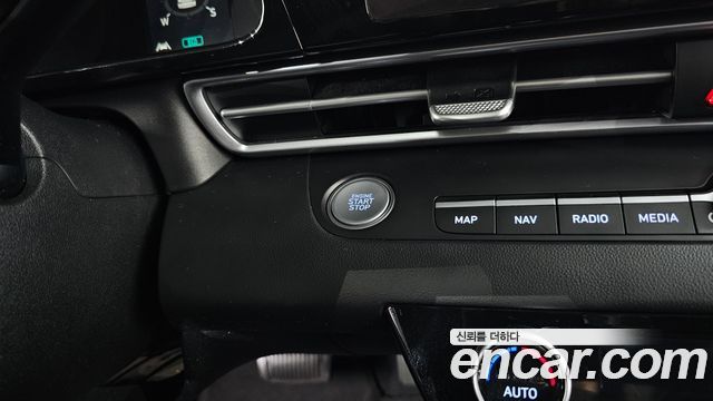 Hyundai AVANTE 2023 — photo 18