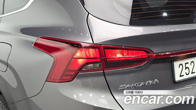 Hyundai Santafe 2022 — photo 9