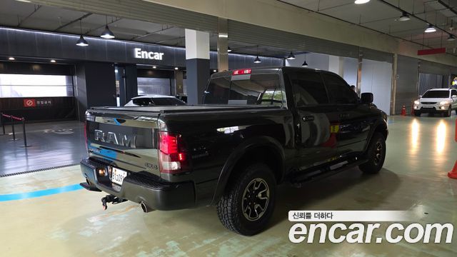 Dodge Ram Pick Up 2017 — photo 3