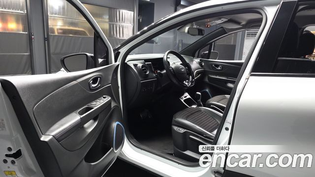 Renault Korea QM3 2017 — photo 10