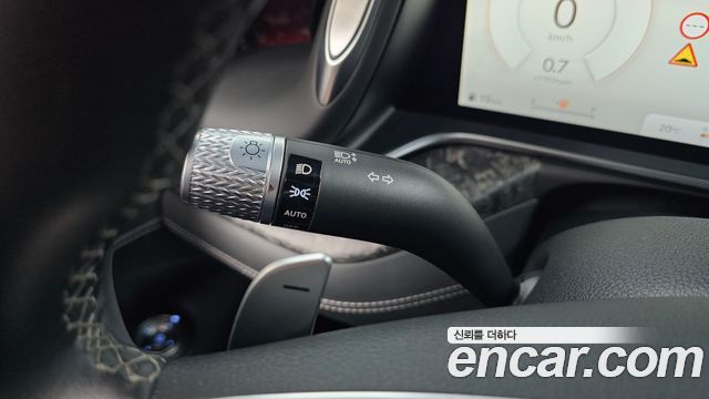 Genesis G90 2022 — photo 30