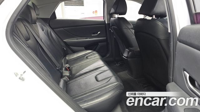 Hyundai AVANTE 2021 — photo 17