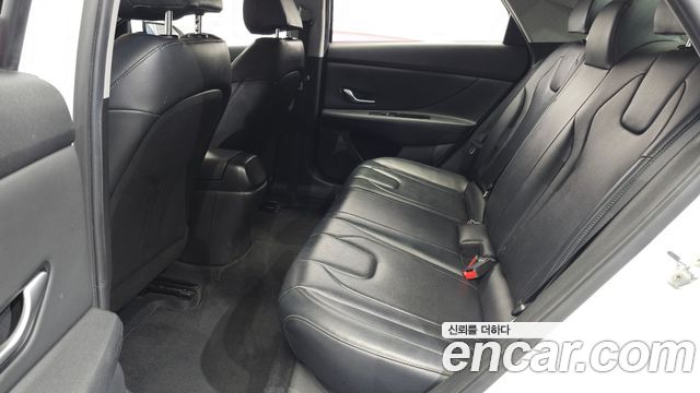 Hyundai AVANTE 2021 — photo 18