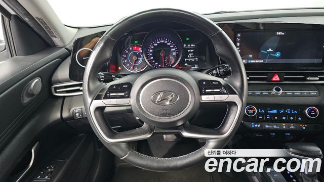 Hyundai AVANTE 2021 — photo 21