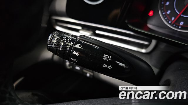 Hyundai AVANTE 2021 — photo 24