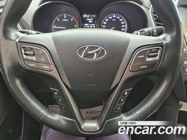 Hyundai Santafe 2017 — photo 12