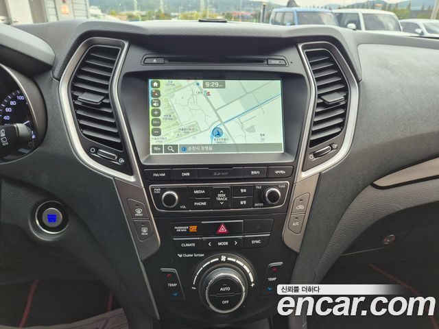 Hyundai Santafe 2017 — photo 16