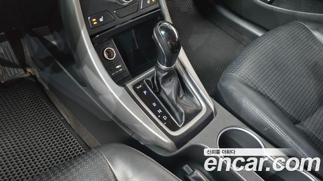 Hyundai AVANTE 2015 — photo 12