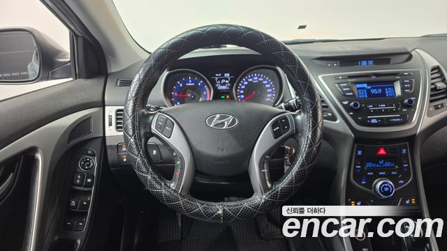 Hyundai AVANTE 2015 — photo 18