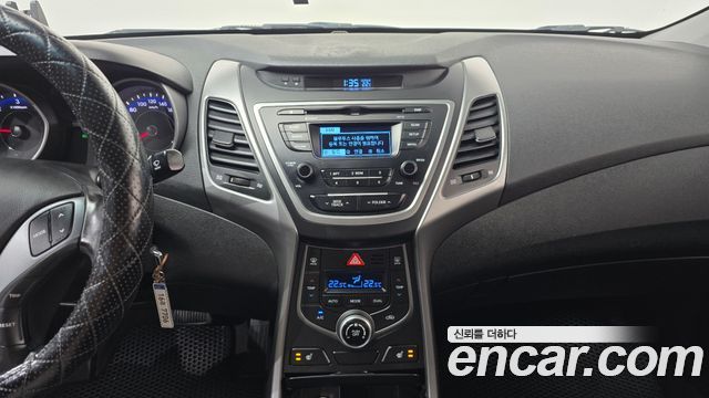 Hyundai AVANTE 2015 — photo 19