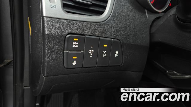 Hyundai AVANTE 2015 — photo 21