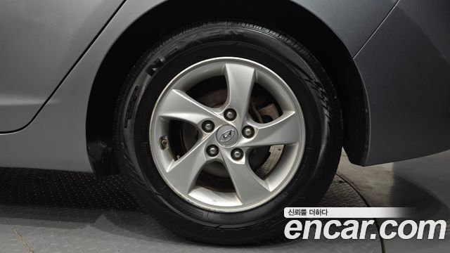 Hyundai AVANTE 2015 — photo 7