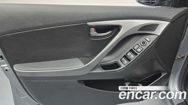 Hyundai AVANTE 2015 — photo 14