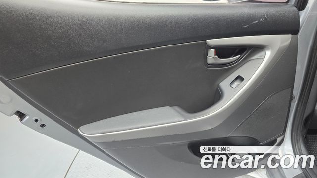 Hyundai AVANTE 2015 — photo 15