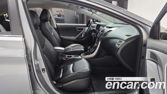 Hyundai AVANTE 2015 — photo 16