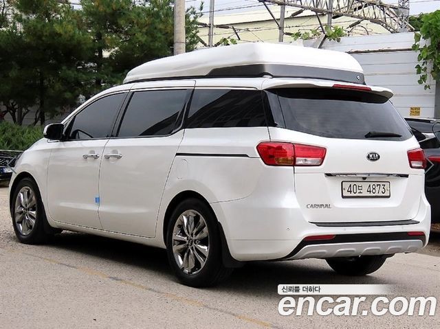 Kia Canival 2015 — photo 3