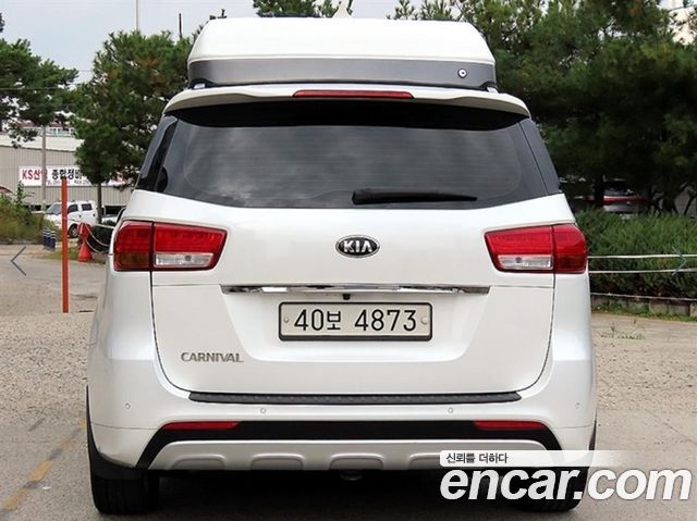 Kia Canival 2015 — photo 4