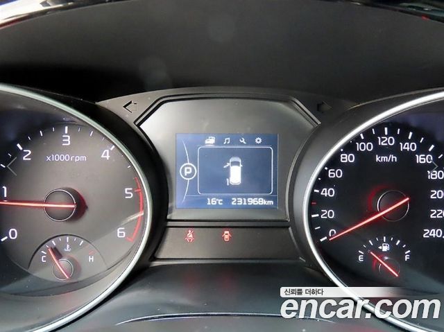 Kia Canival 2015 — photo 10