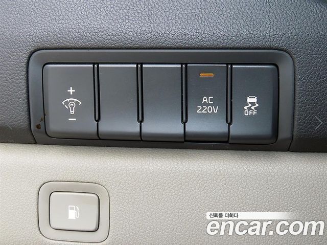Kia Canival 2015 — photo 12
