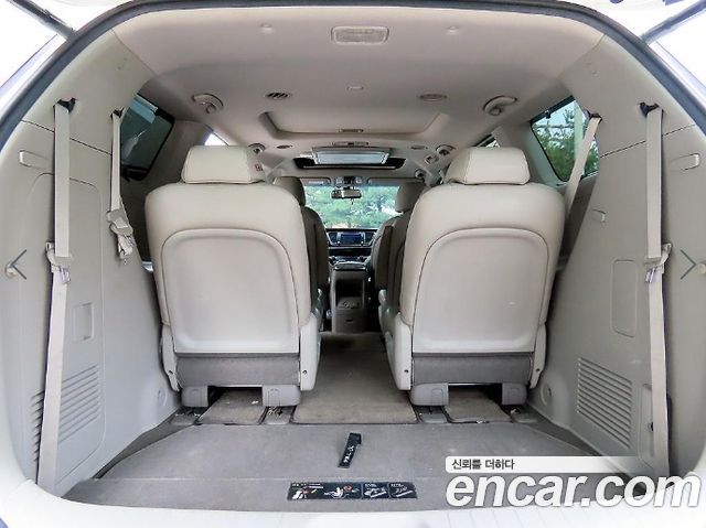 Kia Canival 2015 — photo 16