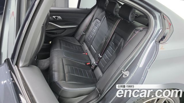BMW 3-Series 2022 — photo 11