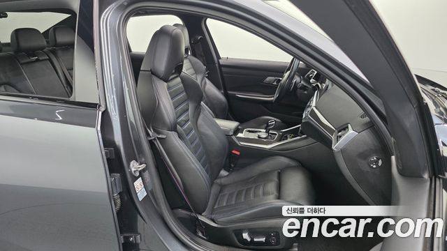 BMW 3-Series 2022 — photo 12