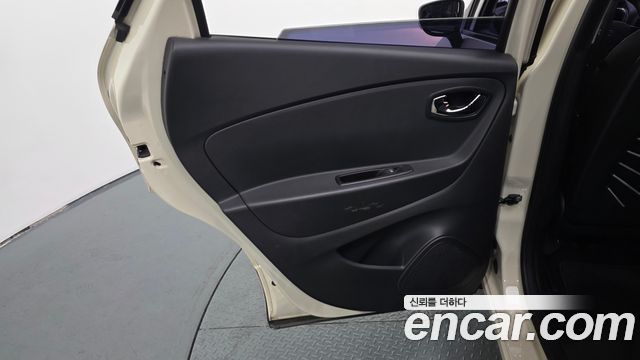 Renault Korea QM3 2016 — photo 15