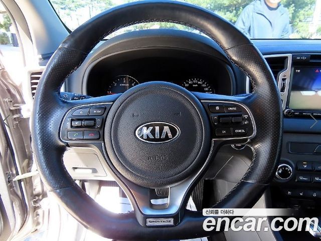 Kia Sportage 2016 — photo 8