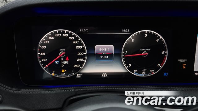 Mercedes-Benz S-Class 2019 — photo 11