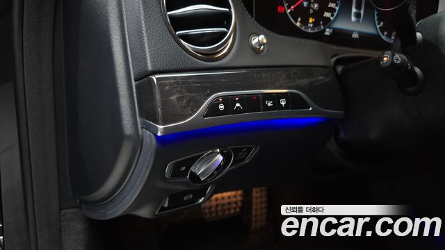 Mercedes-Benz S-Class 2019 — photo 27