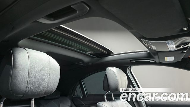 Mercedes-Benz S-Class 2019 — photo 32