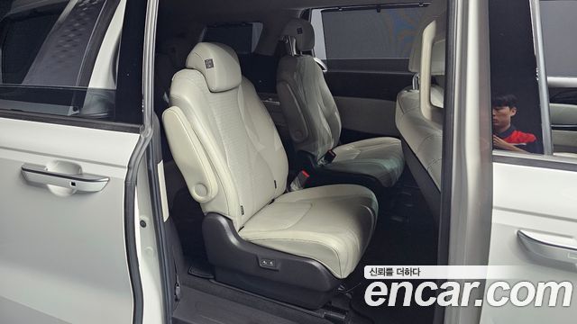 Kia Canival 2021 — photo 11