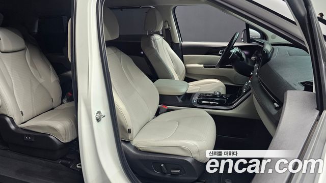 Kia Canival 2021 — photo 12