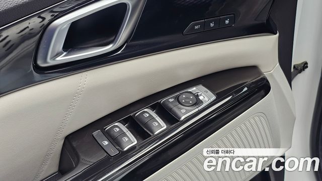 Kia Canival 2021 — photo 17