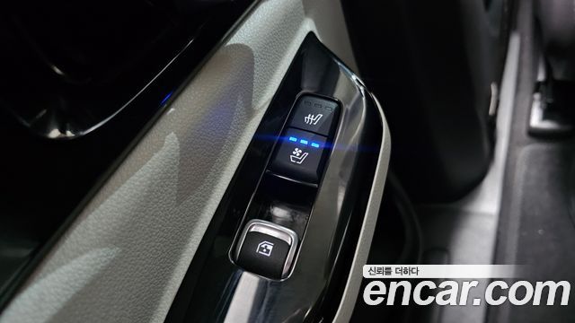 Kia Canival 2021 — photo 19