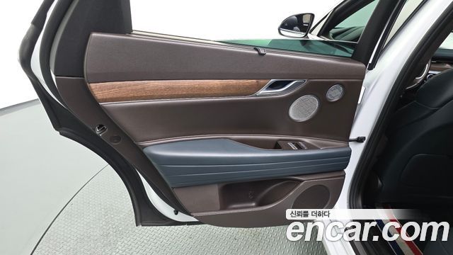 Genesis G80 2022 — photo 15
