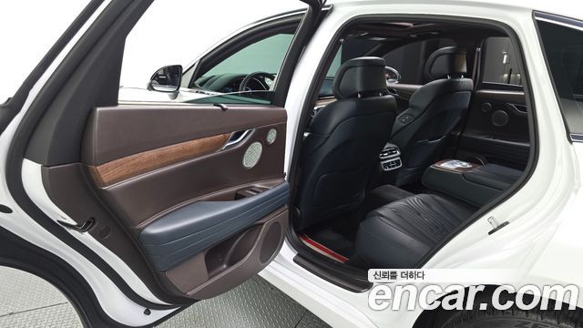 Genesis G80 2022 — photo 16