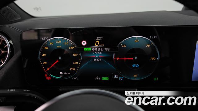 Mercedes-Benz EQA 2021 — photo 11