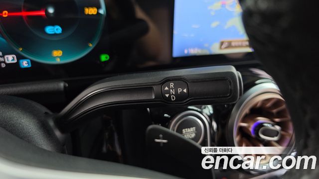 Mercedes-Benz EQA 2021 — photo 12
