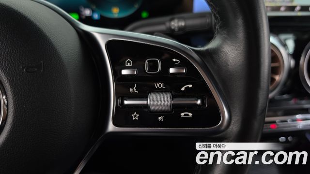 Mercedes-Benz EQA 2021 — photo 24